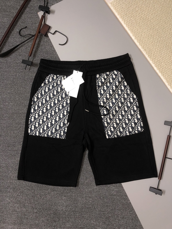 ブランドハーフパンツ正面デザイン